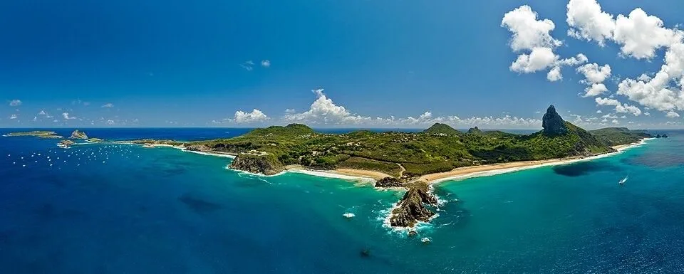 Fernando de Noronha vista do alto