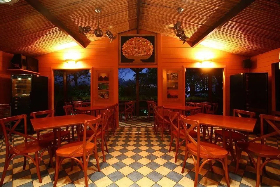 Zé Maria • salão do restaurante